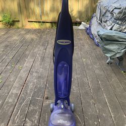 Black & Decker Dirt buster vacuum 