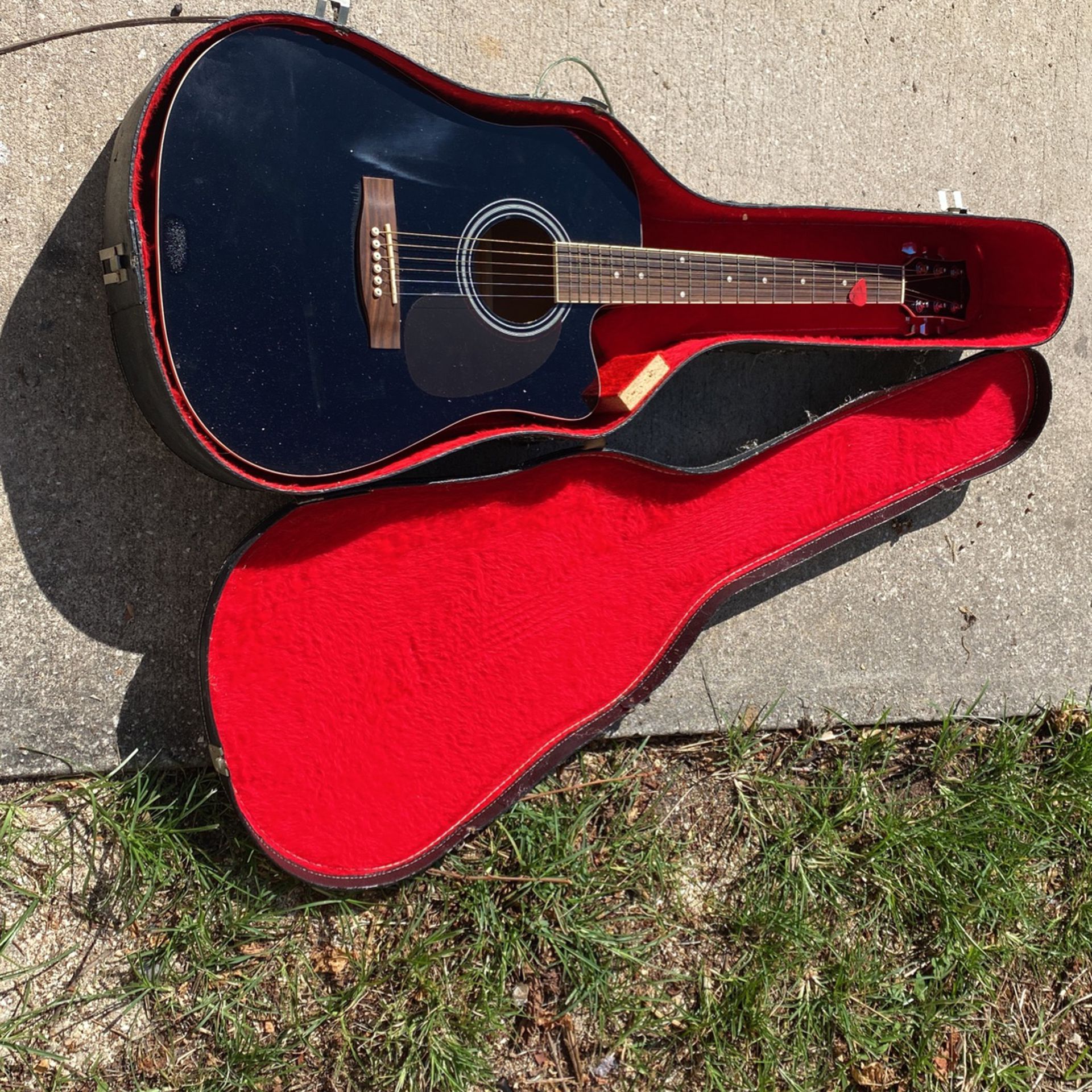 Acoustic with electronic mounts spectrum acoustic guitar