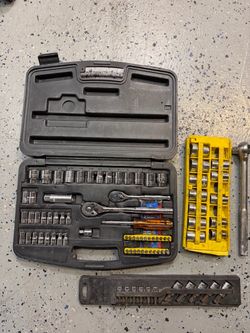 Stanley tool sets 1/4, 3/8, 1/2 and torx sockets in very good shape