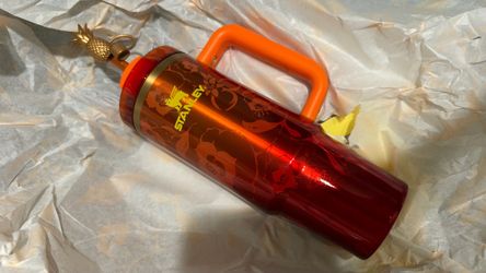 Karol G Stanley 30 oz