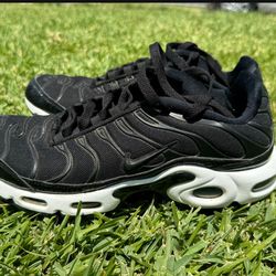 Nike Air Max Plus TN Snakeskin Womens Sz 8.5 Black/White Running Shoe 862201-004
