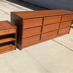 ✨Mid-Century Teak Dresser -9 Drawers of Style