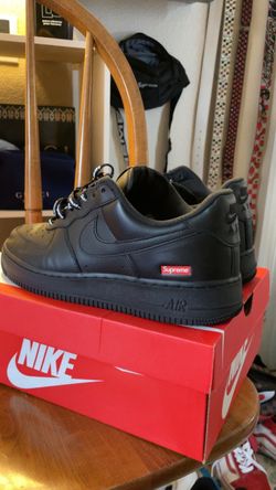 Supreme Air Force 1 low