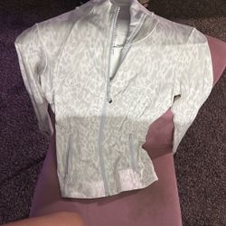 size 2 lulu jacket 