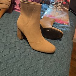 Women’s Boots Size 9 1/2