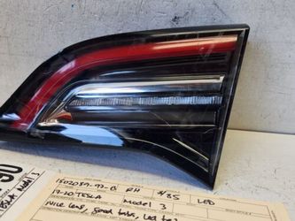 2017 - 2018 - 2019 - 2020 TESLA MODEL 3 RIGHT LED INNER TRUNK TAIL LIGHT OEM AX72790