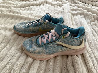 Lebron 20 “All Star” Size 8 women’s 