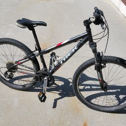 Trek 820 Singletrack Bike