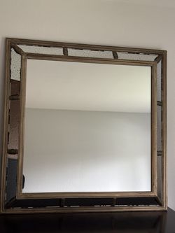 Beautiful Decorative Wall Mirror – Solid Wood Frame