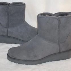 New UGG women Cory II genuine shearling lined boots gray suede size 6 