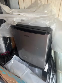 Mini fridge