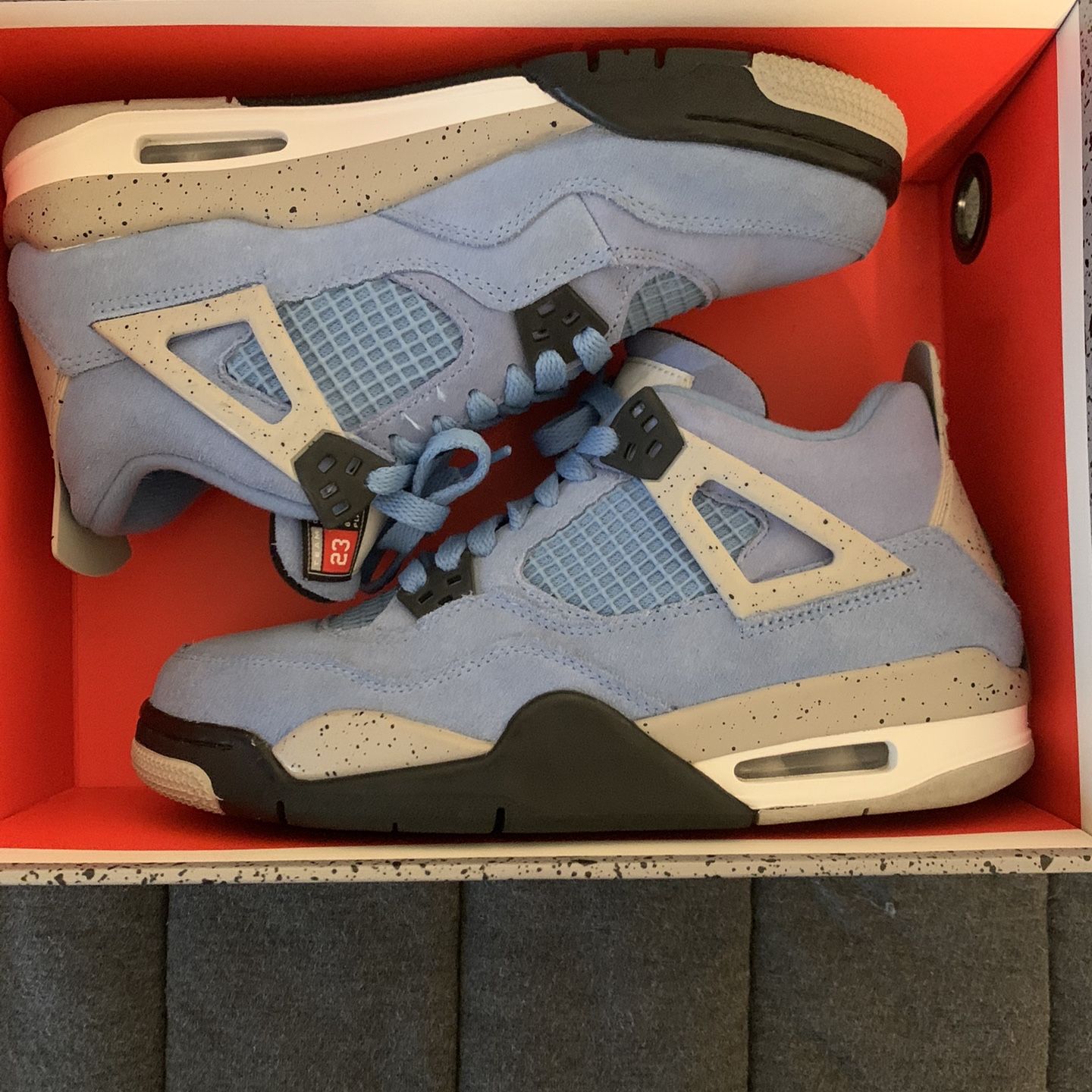 Jordan 4 UNC - Size 6.5Y 