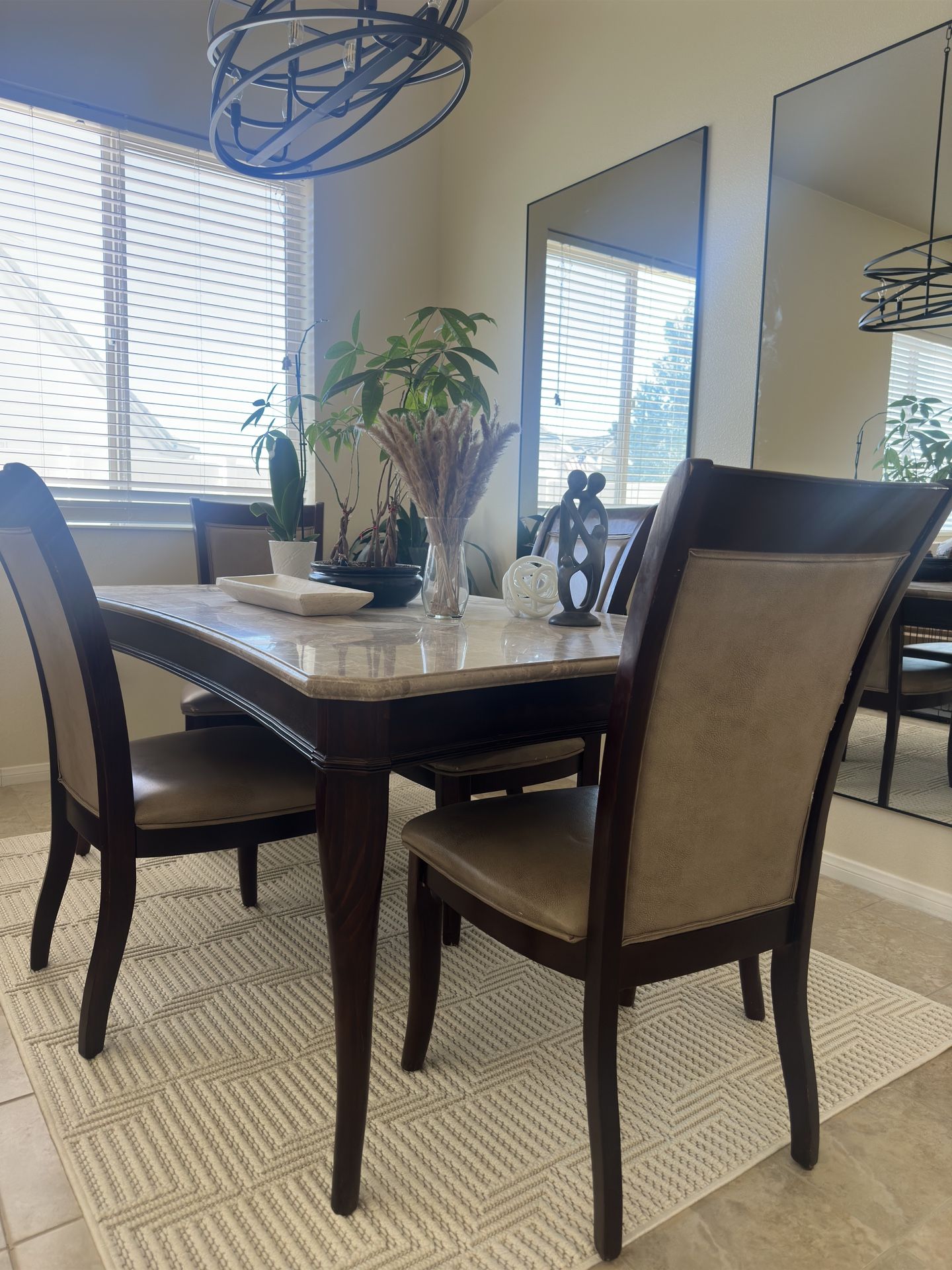Table With 6 Chairs And Accent Table