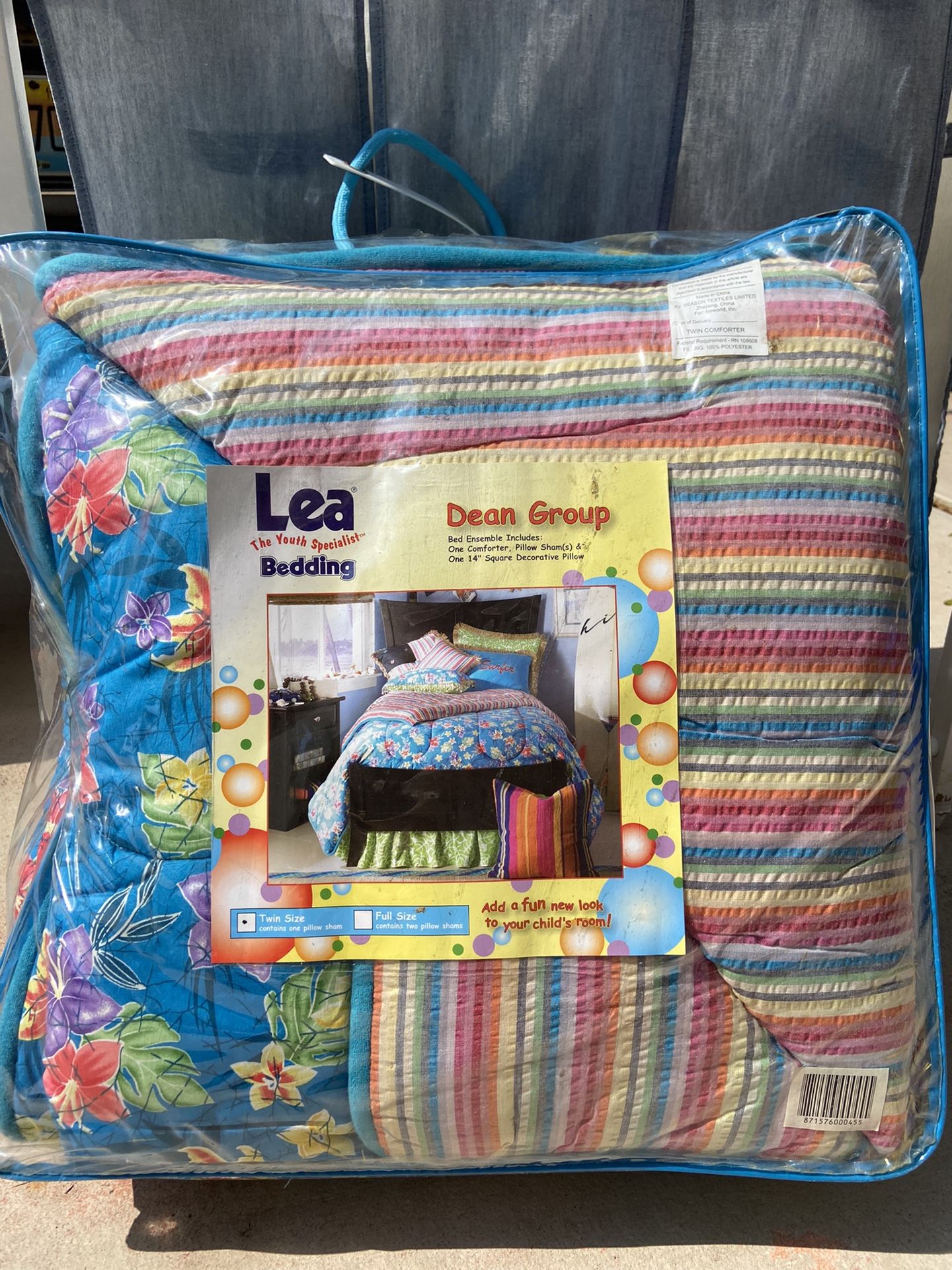 Brand New Twin Reversible Comforter Set