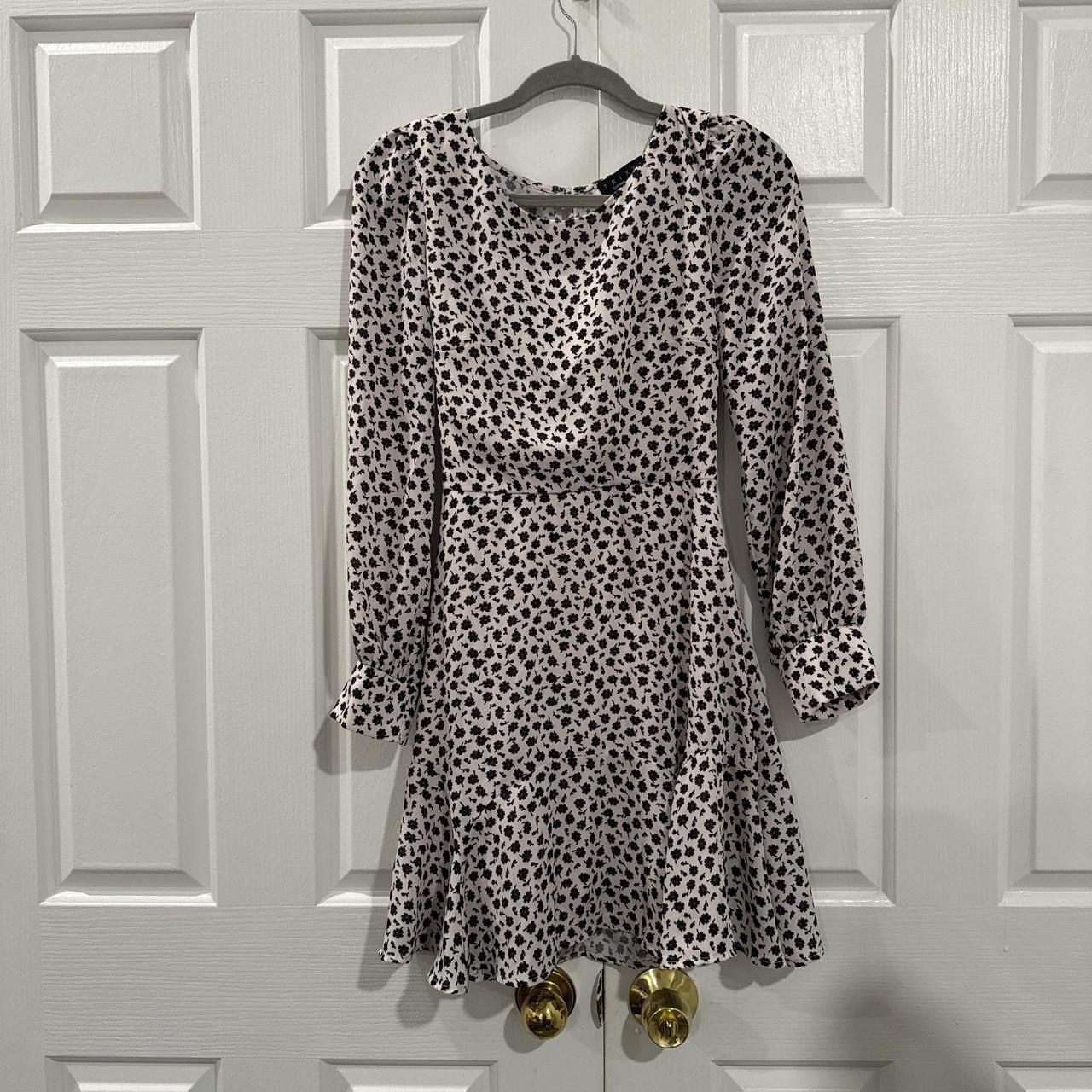 Like New | Trixxi black and white flower baby doll dress
