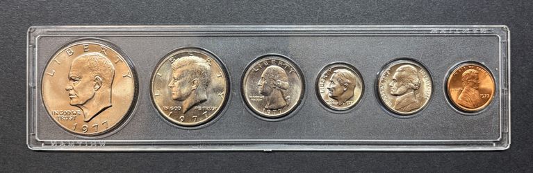 1977 6-Coin Uncirculated Mint Set with Large-Size Ike Dollar