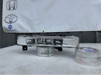 BMW 5 Series -2017 2018 2019 2020.  G30 G31 530i xDrive 540i 530D Front bumper lower fog light LED right passenger side RH USED OEM ORIGINAL (1 broken