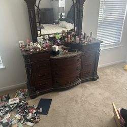 Bedroom Furniture Set 