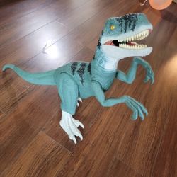 Colossal Atrociraptor action figure