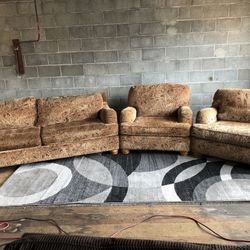 Vintage Couch Set “WE DELIVER”