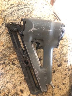 Senco nail gun SNII with nails