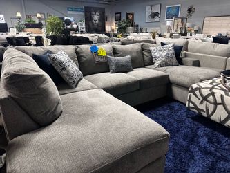Stunning sectional! $1699 🩶📦 Easy Financing!