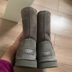 Uggs Sz 7