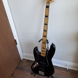 **Left-handed** Squire 70s Vibe Jazz Base 