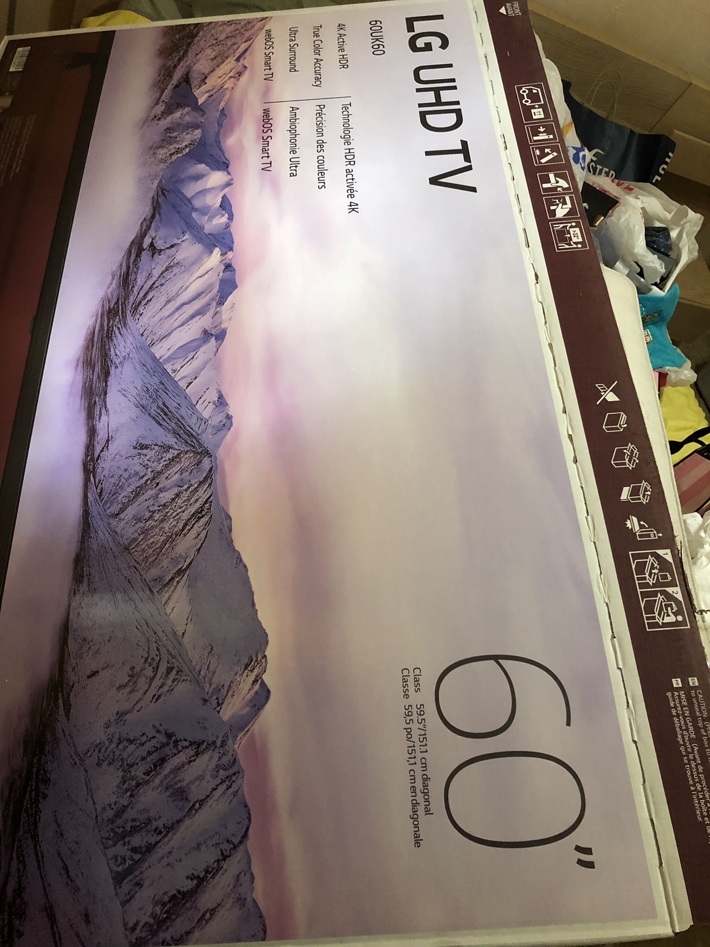 LG 60” class LED UK6090 series 4K UHD smart TV with HDR