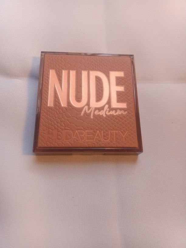Huda Beauty Medium Obsessions