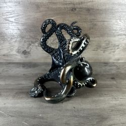 Rustic Silver Octopus Wine Holder 7.5 Inch Tall Tabletop Bar Counter Decorative