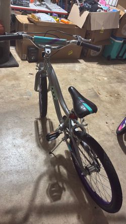 Schwinn girls bike 18”