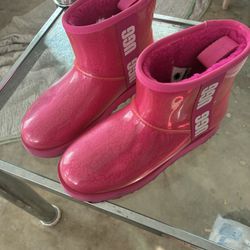 Pink Uggs Size 8 Women’s 