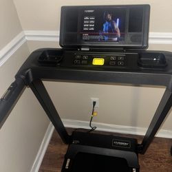 treadmill 300 lbs capacity only 2 months old