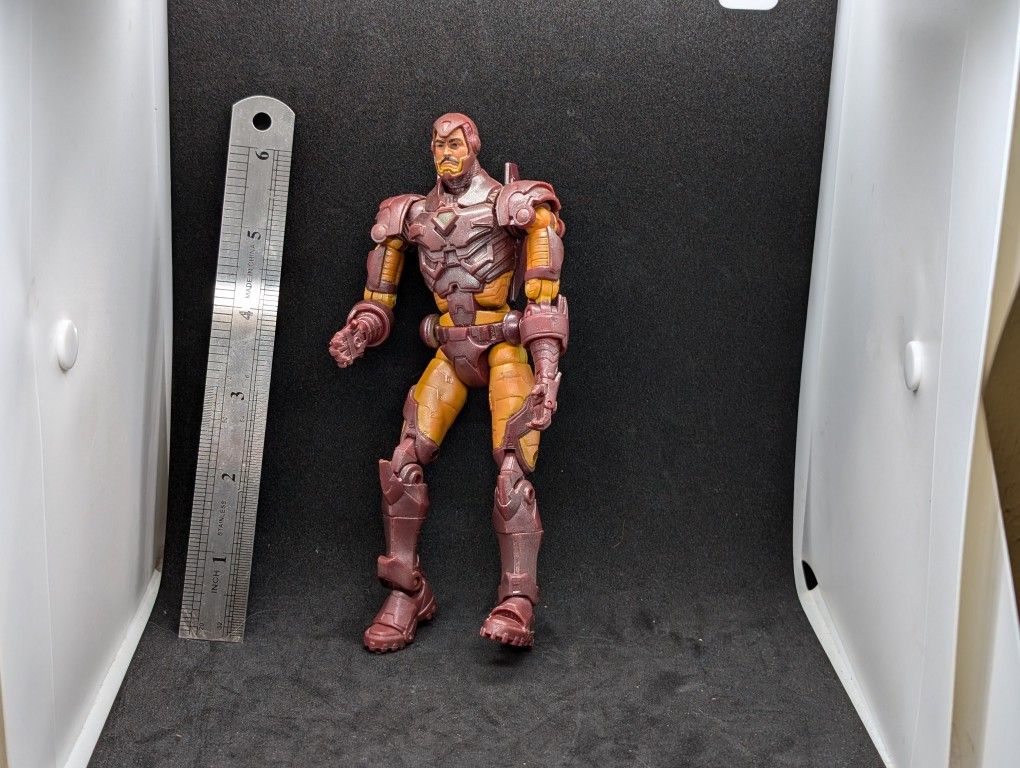 Iron Man Modern Armor Marvel Legends Toybiz Series 8 Tony Stark Figure