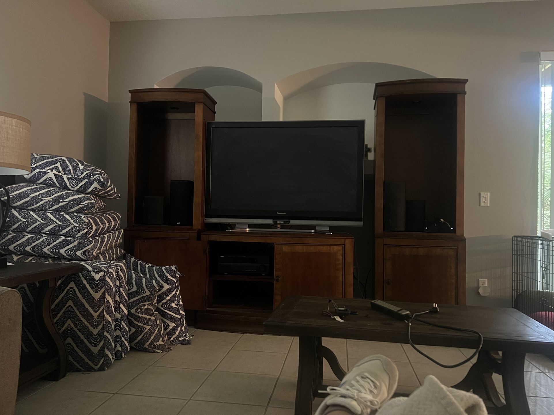 BEAUTIFUL Solid Wood Entertainment Center For Sale! Pick Up Only.