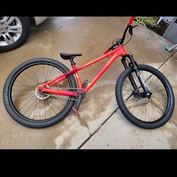 Specialized P4 dirt jumper. 27.5 wheels