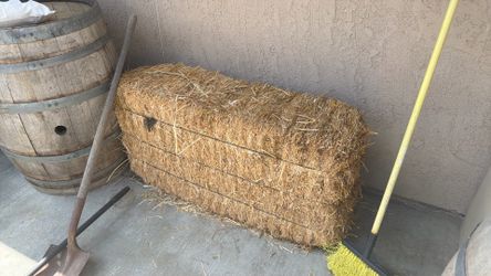 hay bales for party decor