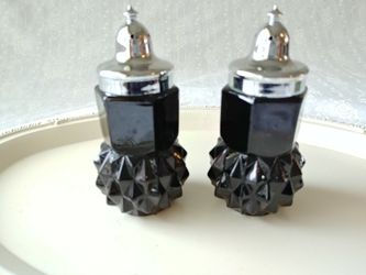 Black diamond tiara salt and pepper shakers