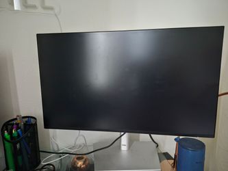 Lightly used Dell Pro 24 Plus Monitor - P2425H *includes mouse and keyboard