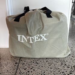 Queen size blowup mattress