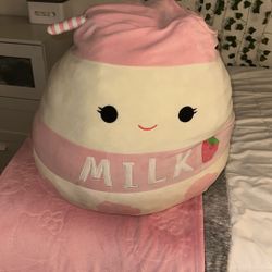Big Strawberry Milk Squish mellow