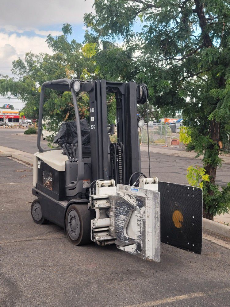 Electric Forklift In Good Working Condition $11900 We Can Show Working 