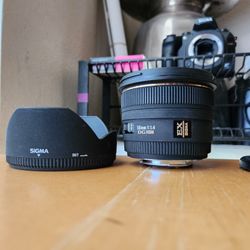Rare SIGMA AF 50mm F1.4 EX DG HSM Sigma SA mount with hood