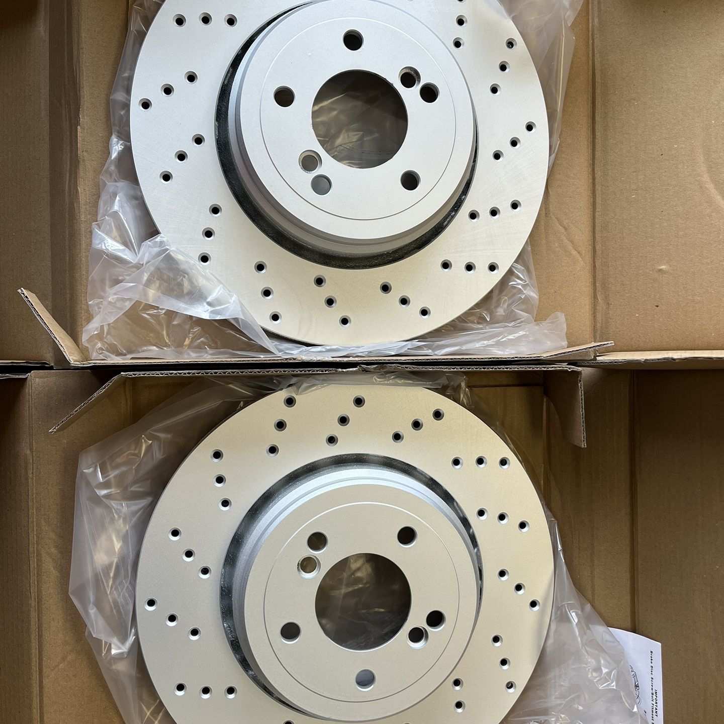 BMW M3 08-13 Front And Rear Drilled Rotors Ceramic Brake Pads 