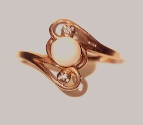 Gold Ring with Pearl and Small Stones