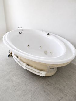 Kohler Jetted Bathtub – Removed / Ready to Install