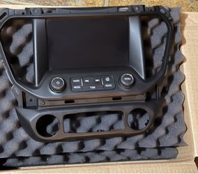 17 -19 GMC Acadia radio display panel.