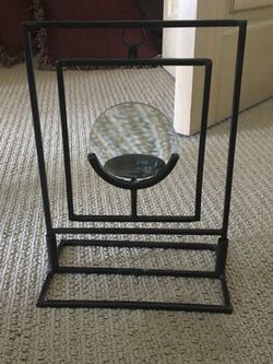 Magnified candle holder