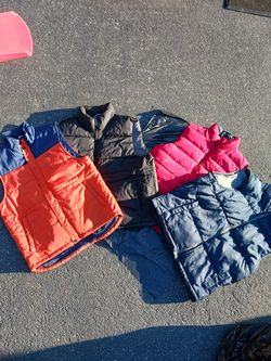 Mens Puffy Vest Bundle Large